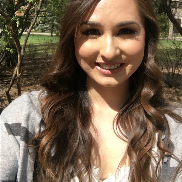 Meet your Posher, Kelsey - Picture 1 of 1